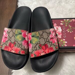 Gucci GG Blooms Supreme Slide Sandals